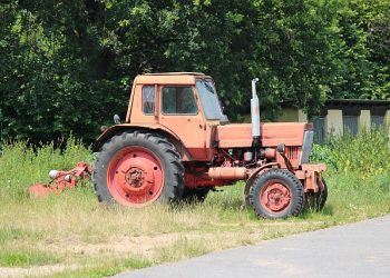 Змінні норми виробітку (га) та витрати палива (л/га) на внесення мінеральних добрив машиною МВСУ-06АГ в агрегаті з трактором МТЗ-80/82