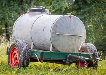 Гігієнічні нормативи і регламенти безпечного застосування пестицидів і агрохімікатів