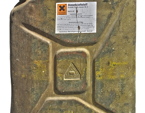 Фермер зберігає пальне: які будуть наслідки з екоподатку